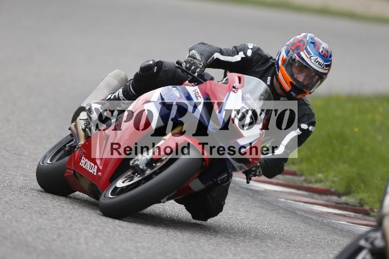 /37 28.07.2025 Dunlop Ride und Test Day ADR/Trackday Erfahren gelb Trackday schnell  rot/67
